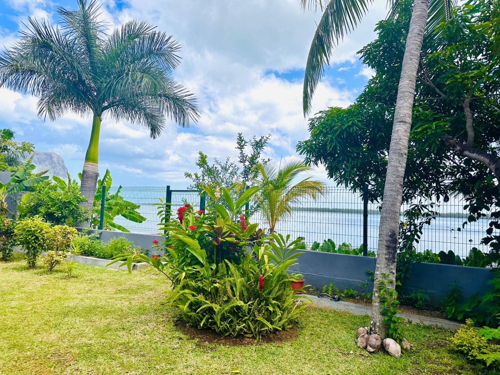 Lavender Hotel Le Morne Exterior photo